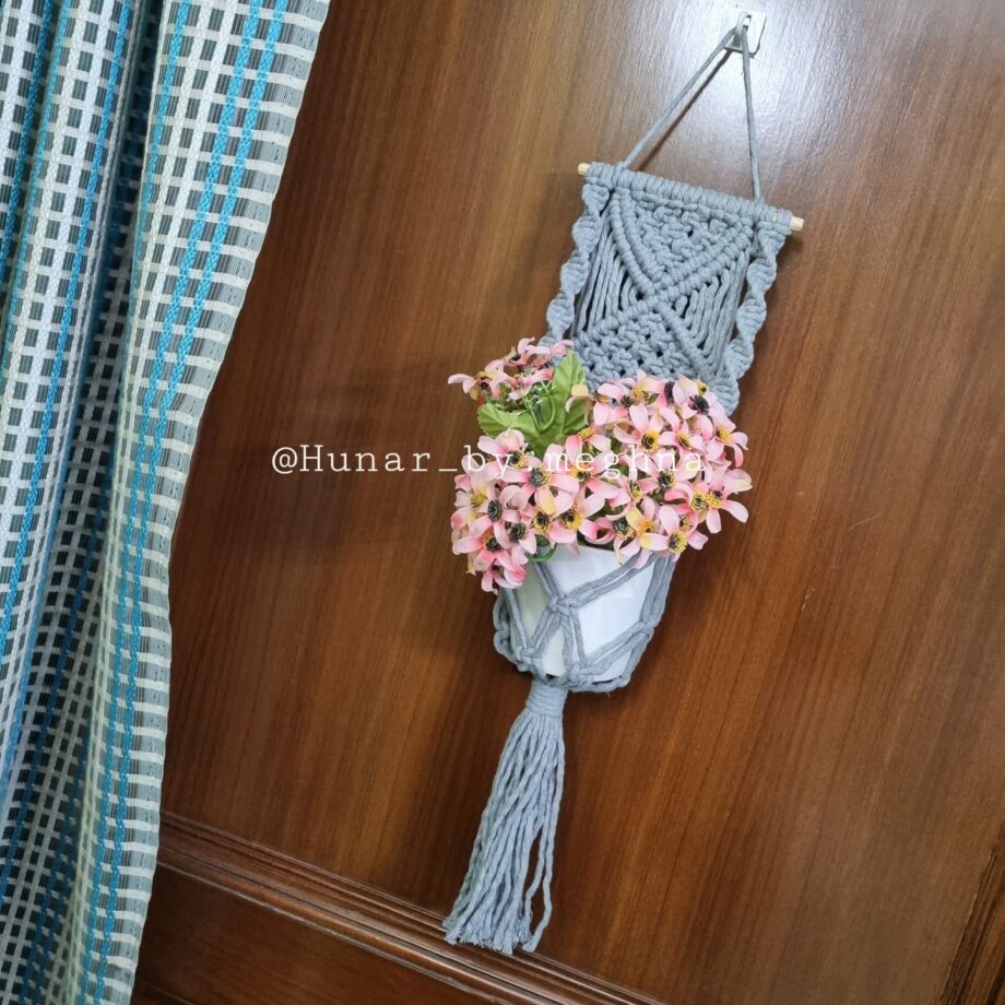 macrame potholder, planter