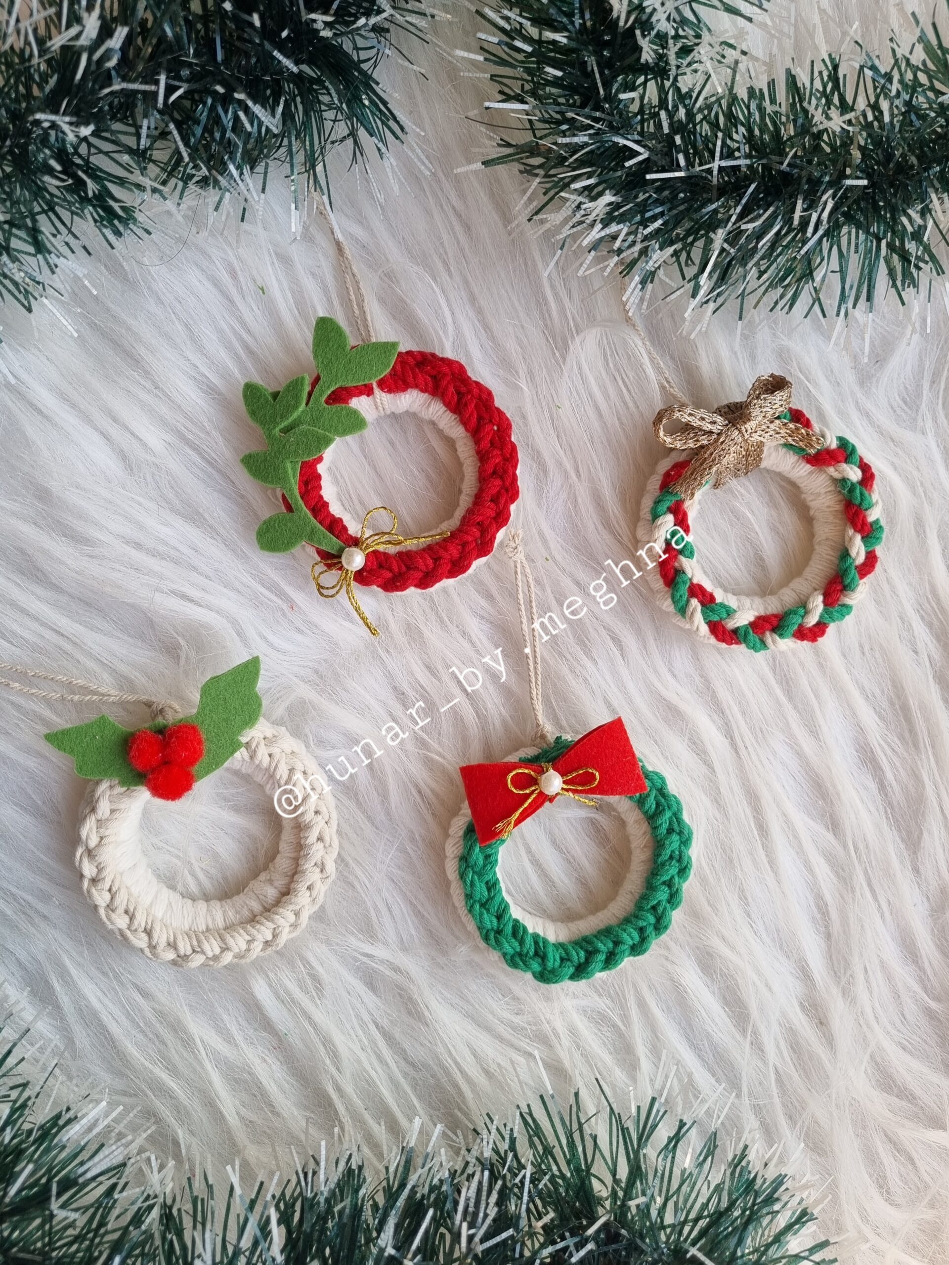 macrame Christmas wreath ornaments
