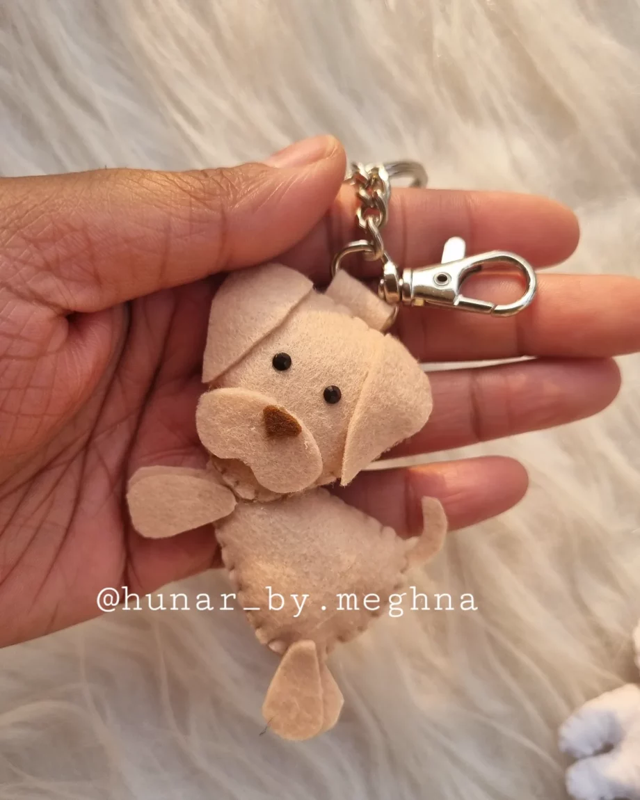 dog keychain labrador