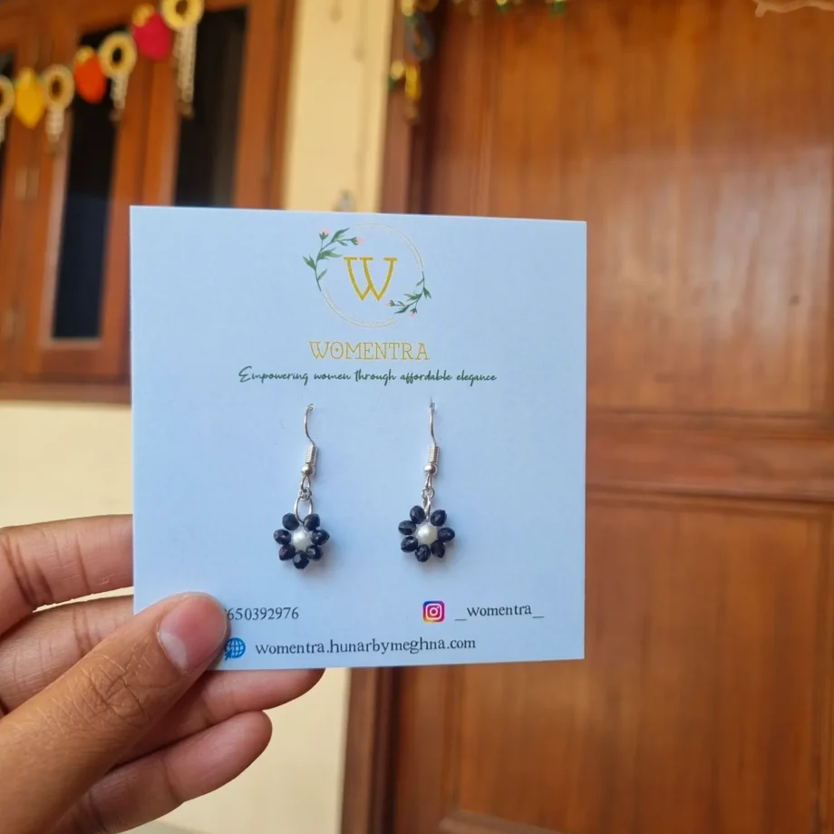 black flower mini beaded earrings